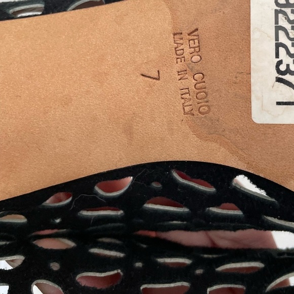 Aquatalia Lattice Suede Pumps Size 7 - Picture 8 of 8